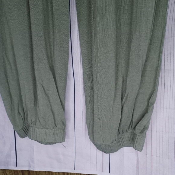 Abercrombie & Fitch Olive Green Sleeveless Jumpsuit - Picture 6 of 13